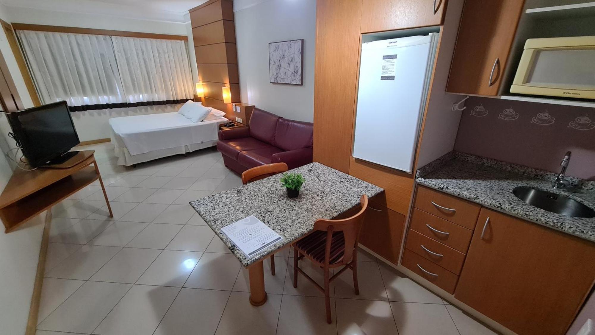 Apartamento - Quartos, E Por Temporada No Centro De Bc